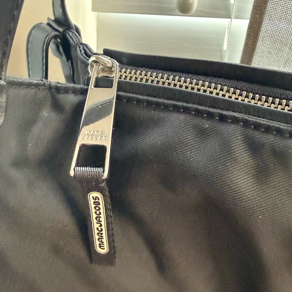 EUC-Marc Jacobs Sport Nylon Shoulder Bag – Rare w/ Original Key Tag - Picture 6 of 8